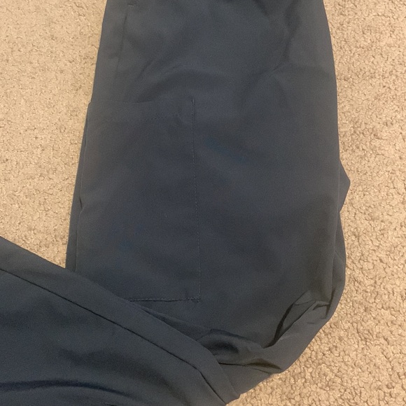 GX Scrub Set - Picture 4 of 4